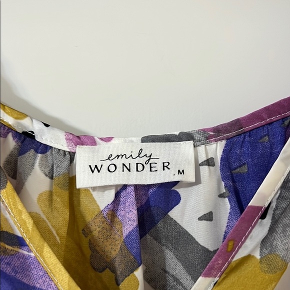 Stylish Women's Blouse with Vibrant Brushstroke Design - Picture 2 of 6